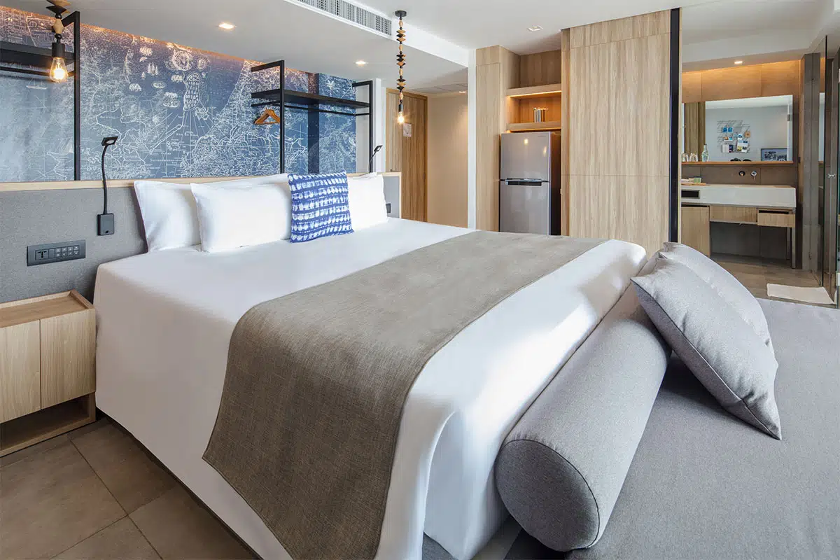 Deluxe Oceanside room